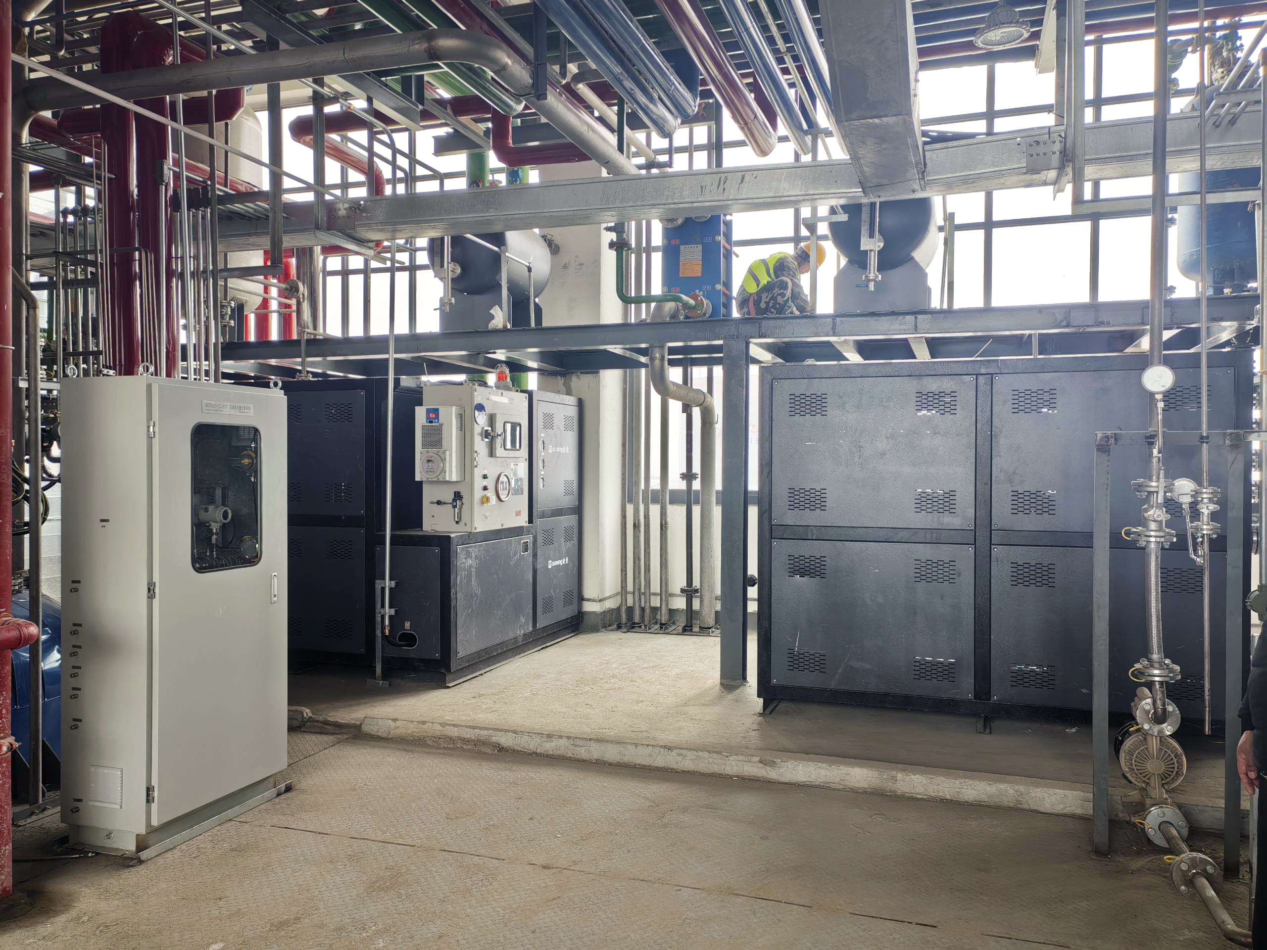 防爆型高溫油溫機(jī)的設(shè)計(jì)，符合防爆標(biāo)準(zhǔn)使用