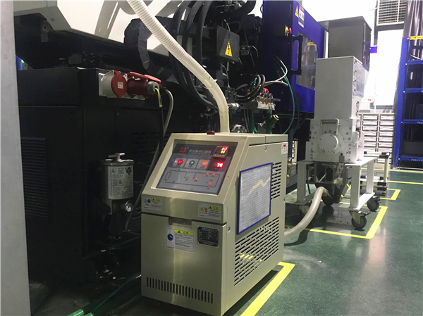 運水式模溫機溫度與壓力有什么關(guān)系？「歐能機械」安全有保障