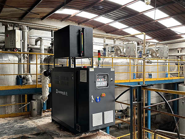 電加熱導(dǎo)熱油爐廠商怎么選？3大關(guān)鍵點(diǎn)幫你避坑