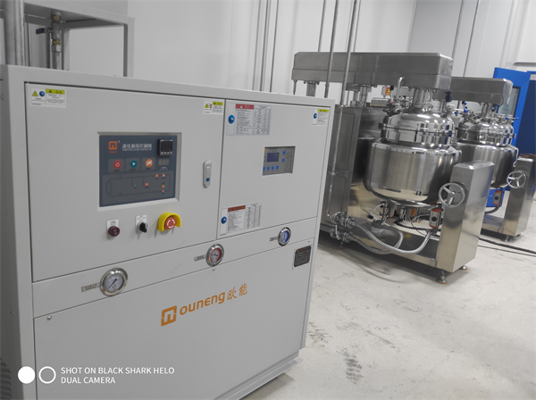 高低溫一體機(jī)的特點(diǎn)與常見(jiàn)類型