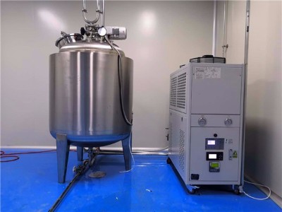 反應(yīng)釜如何實(shí)現(xiàn)快速升降溫？歐能機(jī)械速冷速熱模溫機(jī)