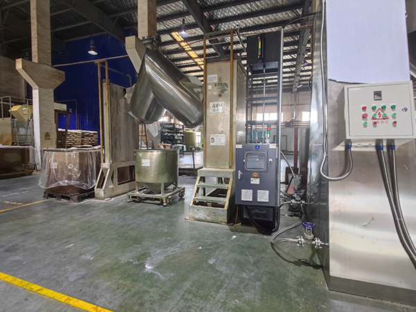 化工行業(yè)干燥油溫機(jī)應(yīng)用，實(shí)現(xiàn)PVC顆粒干燥的完美控溫